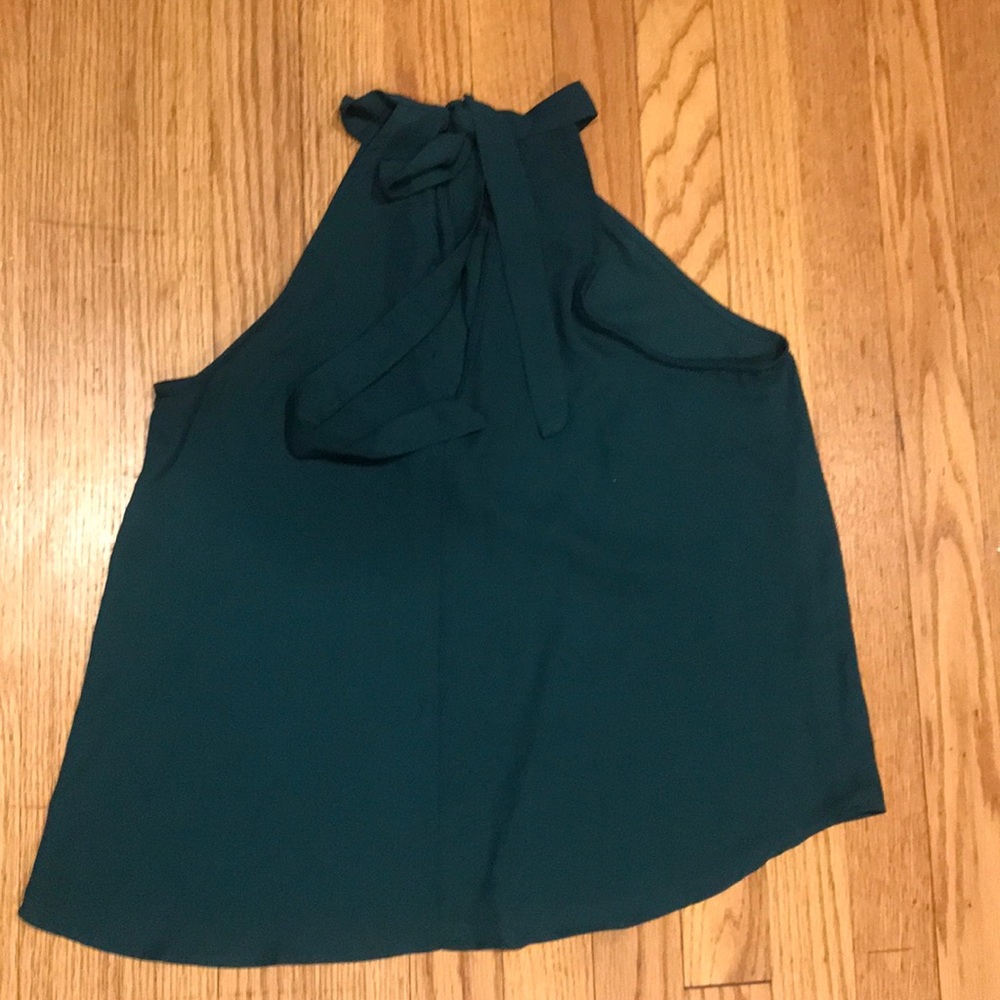 Beautiful Top - Picture 3 of 3